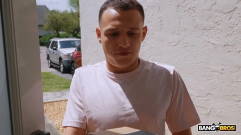 Vivian Taylor: Neighbor's Big Booty Gets Cocky